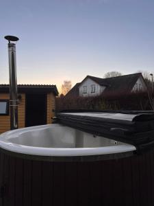 Charmerende stråtag strå hus (med Vildmarksbad)