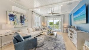 NEW! SaltWater Serenity less than 500ft to AMI, Canal Front!