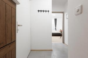 2 bedrooms apartment near the metro