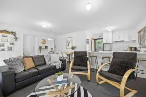 Algona Views - Pomonal