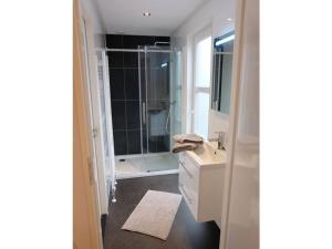 Holiday home with motorboat