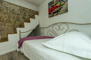Family-friendly apartments with swimming pool Sibenik - 22457