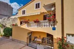 Apartments by the sea Martinscica, Cres - 22582 - 马丁斯契卡