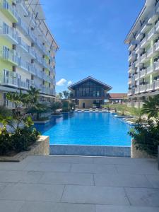 Seaview Amani Grand Resort Residences 3-5mins from airport