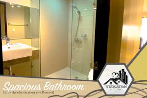 Luxurious 2 Bedroom Family Suite plus Maid Rm in Eastwood City