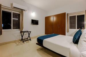 Hotel O Silverkey ,near RTO office kondapur