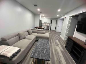 The Homey Suite - 1BR with Luxe Amenities