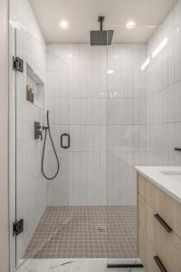 Emerald City Chic - 2Bed&2Bath Townhouse