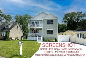Beach House Cape May just 1 block from the Bay & a Short 5 minutes walk, Sleeps 19 - North Cape May