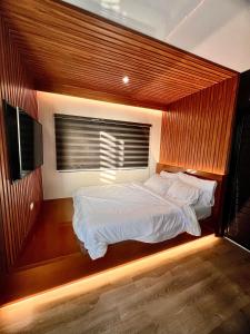 Cozy Tiny Home with Outdoor Hot Tub in City Center