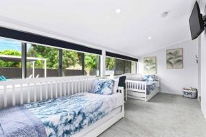 Pet Friendly Beach House with pool - Sleeps 10