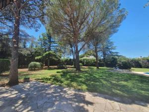Villas La Villa des Pins avec piscine et tennis : photos des chambres