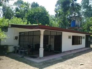 Residence near kovila kanda temple,Weligama (10 minutes to weligama beach) - Jamburegoda