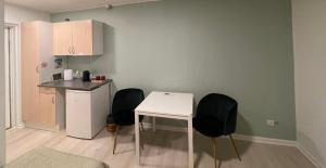 5 minute walk to LEGO house - best location-garden on site-n18