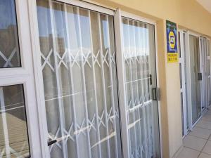 Fully equipped self-catering 6 sleeper unit