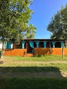 Oasis Blue Lozenets - أرابيا