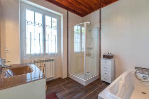 Villas Villa Souleillous, basco landaise de prestige, 500m de la plage : photos des chambres