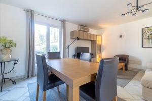 Villa climatisée, jardin, proche du Lac de St Cassien, Grasse, Fréjus, Cannes