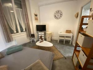 Appartements Studio cosy proche centre (CDG) : photos des chambres