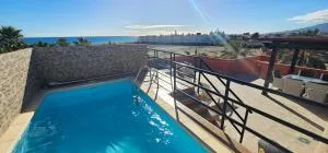 Homes of Spain, Apartamentos Paraíso, Ed Palmerston, Atico O, Suite con Piscina Privada en solárium, vistas al mar, a 50 m de la playa, WIFI - Playas de Vera