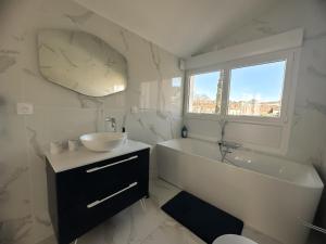 Face Cité - Chambres DHôtes - Parking & Garage Gratuit - Wi-Fi Gratuit