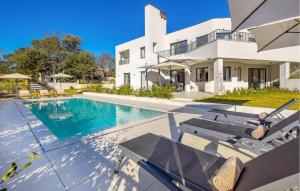 Awesome Home In Malinska With Kitchen