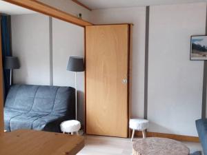 A LOUER-STUDIO-avec accès piscine-ST JEAN DAULPS COFI-34 - FR-1-573-71