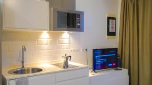 Oceanside Luxury Loft - Fast Wi-Fi - Workstations