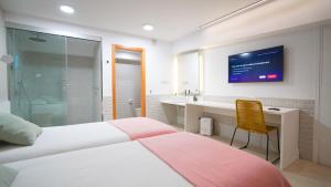 Oceanside Luxury Loft - Fast Wi-Fi - Workstations