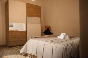 TWO-ROOM Apt. under the Aqueducts ARCH in Pigneto