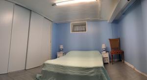 Sejours chez l'habitant Chambre dans maison pres du stade de France et piscine olympique : photos des chambres