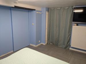 Sejours chez l'habitant Chambre dans maison pres du stade de France et piscine olympique : photos des chambres
