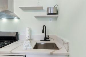 Cabana Palms - Oceanfront Renovated King Bed Sauna