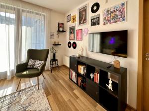 Vinyl Gozsdu Apartments