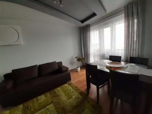 A beautiful, modern, air-conditioned and furnished 3-room apartment