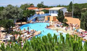 Campings SOLEIL & PLAGE au CAMPING MAR ESTANG 4 ETOILES : photos des chambres