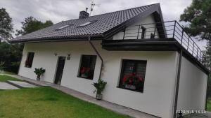 Domek ZOZO nad jeziorem w Okuniowcu