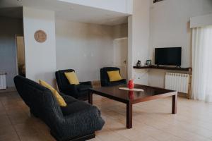 Casa de Campo:4 Habitaciones con piscina y quincho