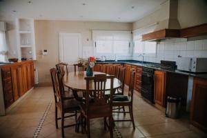 Casa de Campo:4 Habitaciones con piscina y quincho