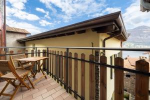 New stone house lake view - 2