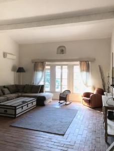 Maisons de vacances Charming Village House with Swimming Pool : Maison 3 Chambres