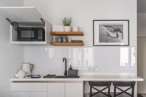 Elegant Studio with airconditioner and elevator, 9 min walk to Old town