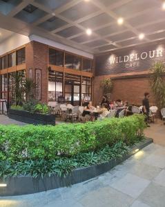 Stylish 2br with View at BGC Uptown Parksuites 29a