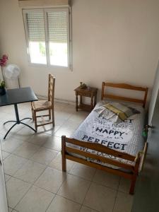 Sejours chez l'habitant Chambre privee dans maison d hotes 10 minutes a pied gare & centre : photos des chambres
