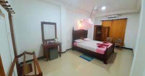 Dream Palace Family Guest House Mirissa , Beach 50m