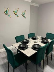 Affordable 3 Bedroom House, Sleeps 7, NG8 Wollaton