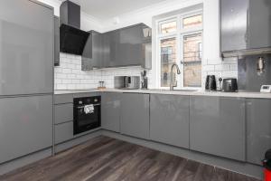 Outstanding 2 Bed Apartment in Central Camden Sleeps 6