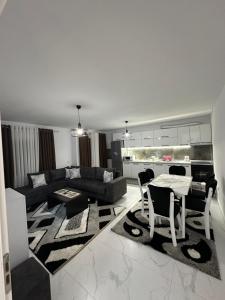 Elezi Apartment City Centre - Апартаменты/квартиры, Тирана