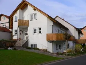gepflegte Ferienwohnung in ruhiger Lage - Euerdorf gepflegte Ferienwohnung in ruhiger Lage - Euerdorf