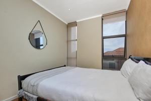 Executive 3 bed apartment with balcony & Executive 2 bed apartment in Sandton